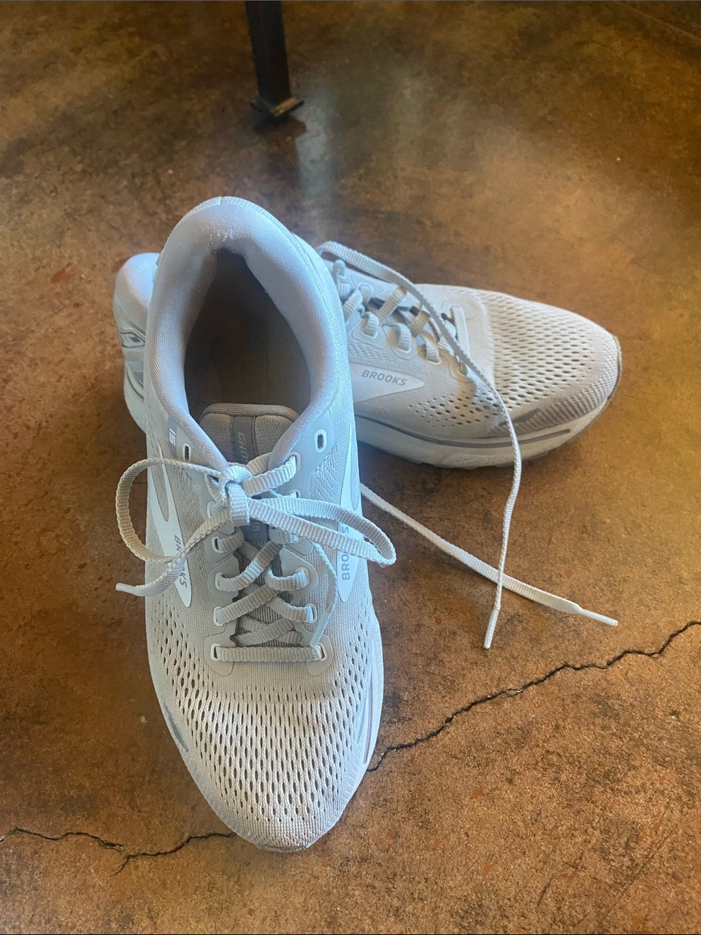 Brooks White Mesh Running Sneakers